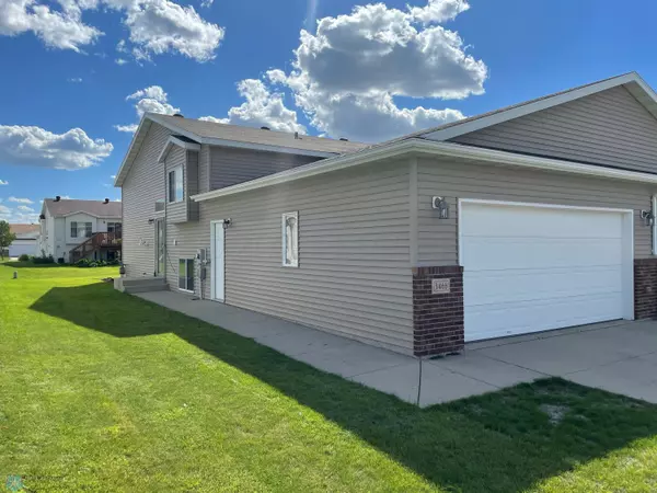 3466 10TH ST S, Moorhead, MN 56560