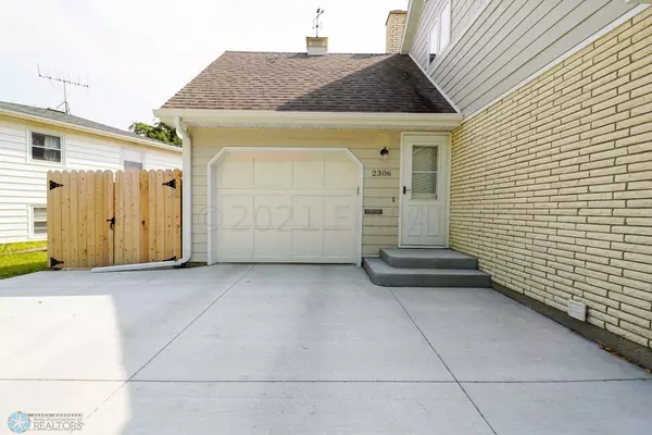 Moorhead, MN 56560,2306 17TH ST S