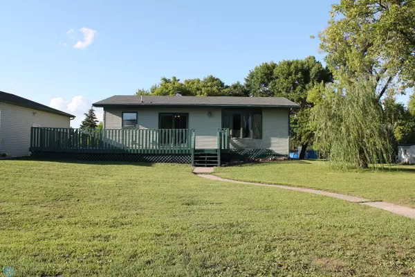 409 PARK AVENUE AVE, Christine, ND 58015