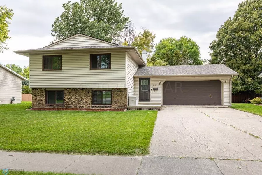 429 OAK WAY, Moorhead, MN 56560