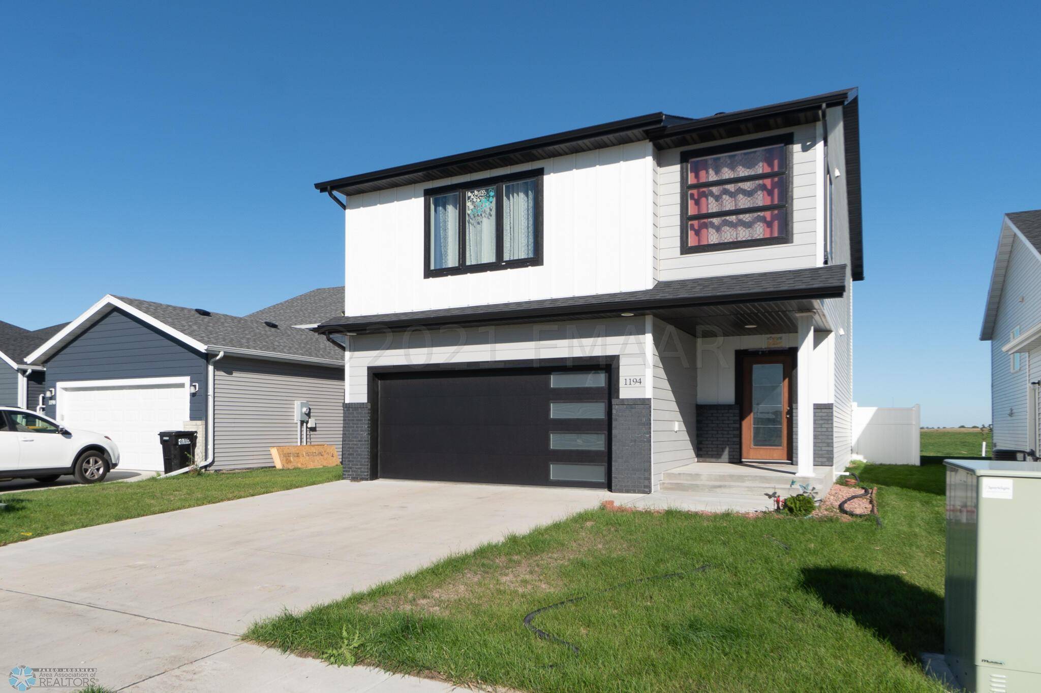West Fargo, ND 58078,1194 HIGHLAND LN W