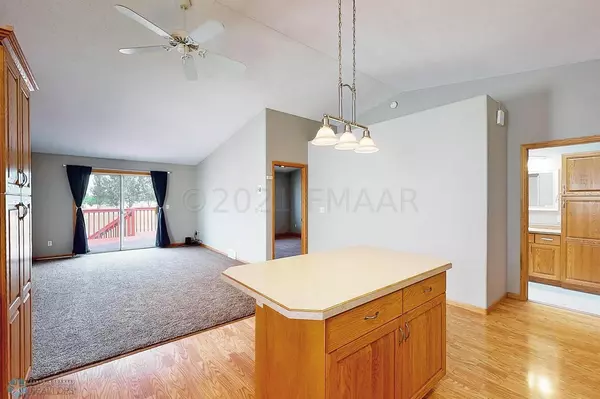 Fargo, ND 58104,4251 39TH AVE S