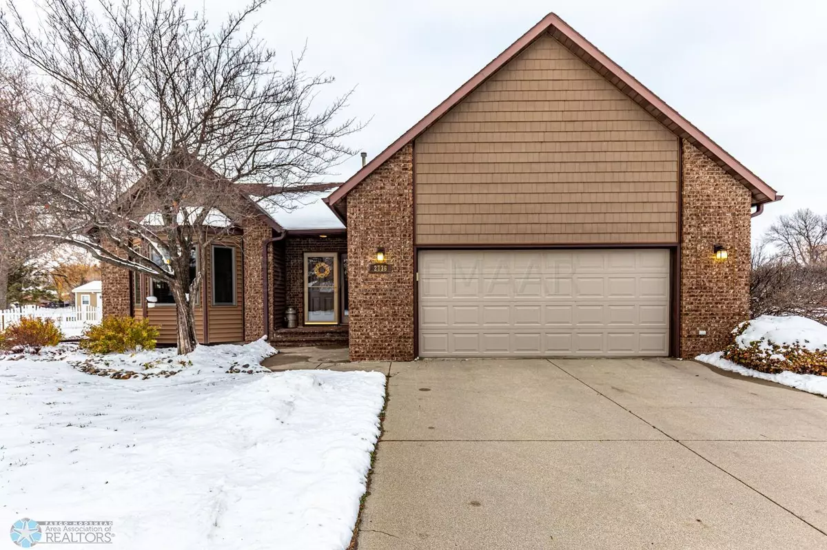 Moorhead, MN 56560,2736 VILLAGE GREEN DR