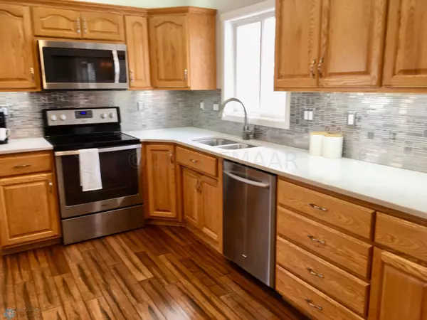 Fargo, ND 58103,1425 18 ST S