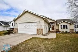 2625 38TH AVE S, Fargo, ND 58104