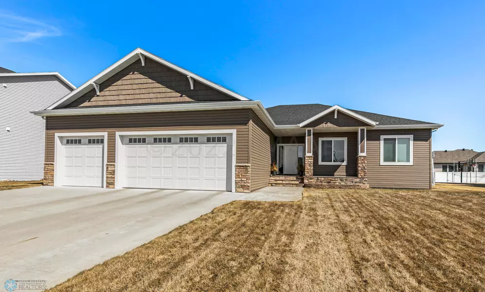 3618 CRIMSON LOOP S, Fargo, ND 58104