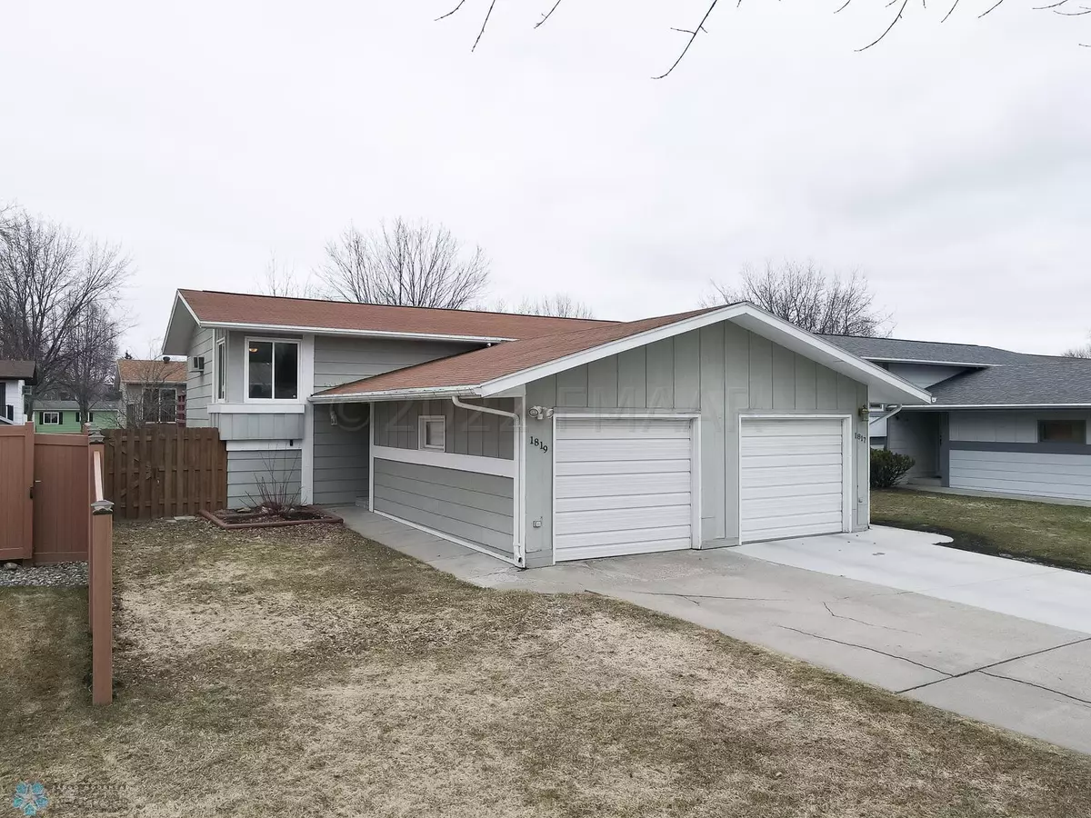 Fargo, ND 58103,1819 29 AVE S