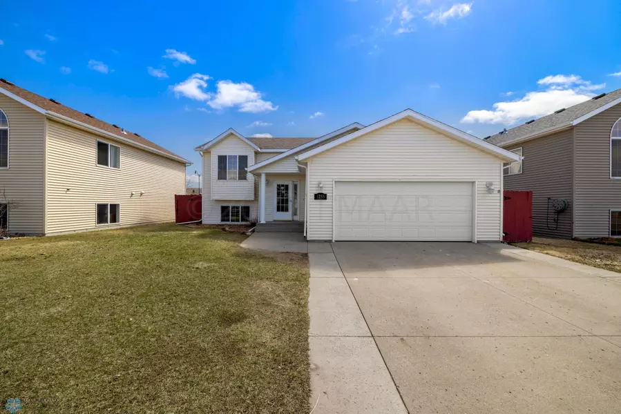 1255 DIVERSION DR, West Fargo, ND 58078