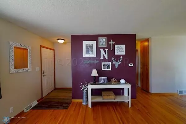 Moorhead, MN 56560,809 19TH ST N