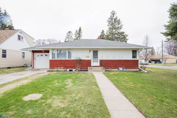 2203 6TH ST S, Moorhead, MN 56560