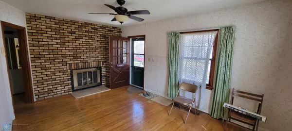 Moorhead, MN 56560,1523 4TH AVE S