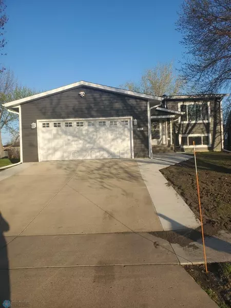 431 12 AVE E, West Fargo, ND 58078