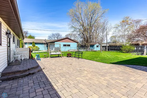 Moorhead, MN 56560,434 DALE AVE