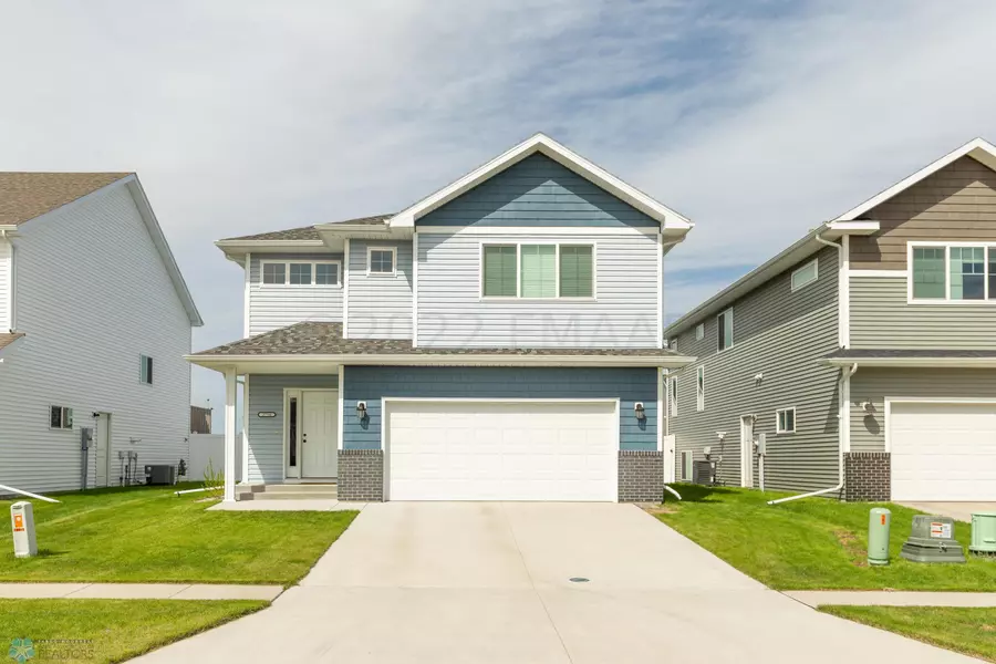 2756 11 ST W, West Fargo, ND 58078