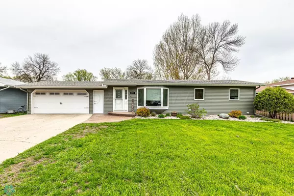 1419 RIVER ST, West Fargo, ND 58078