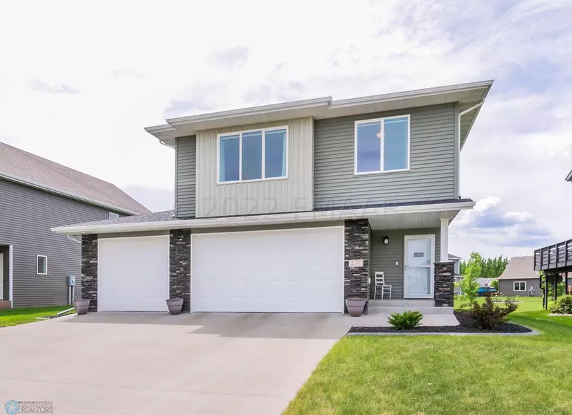 237 34TH AVE E, West Fargo, ND 58078