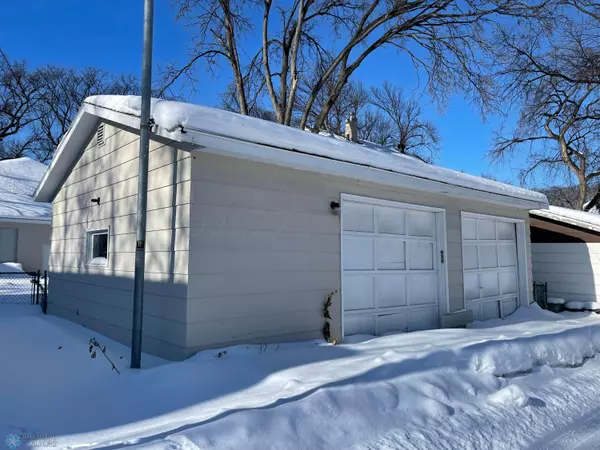 Fargo, ND 58102,823 9 ST N