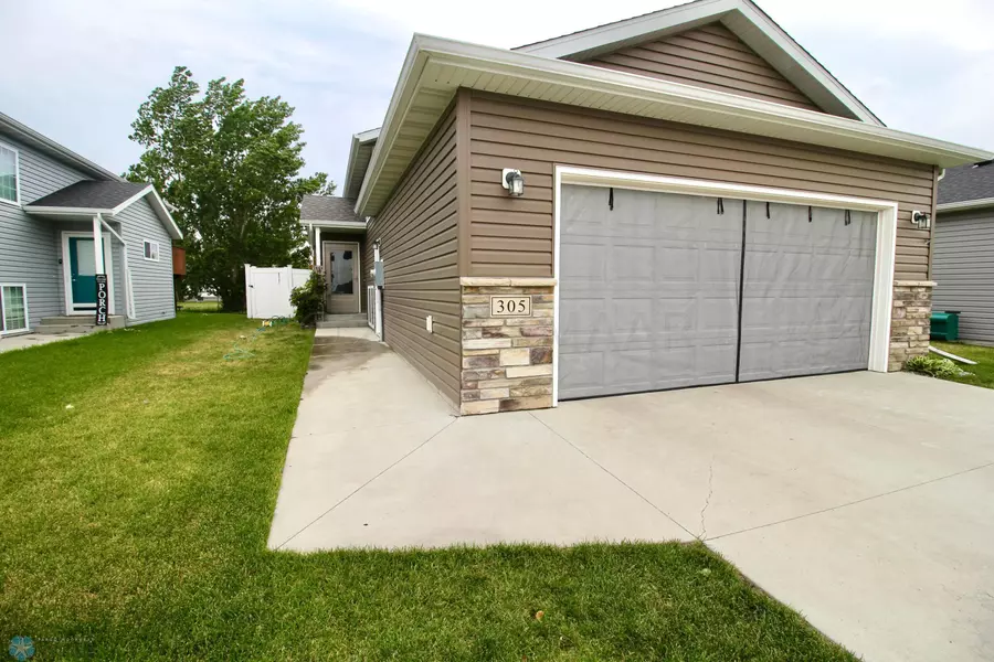 305 5 ST E, Horace, ND 58047