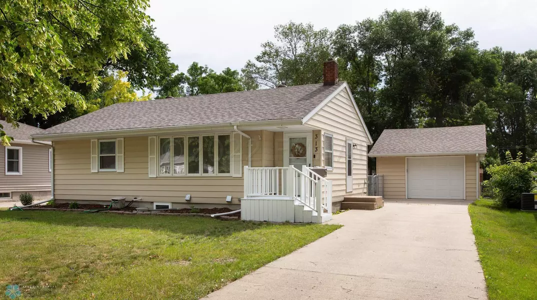 313 FRANCIS ST, West Fargo, ND 58078