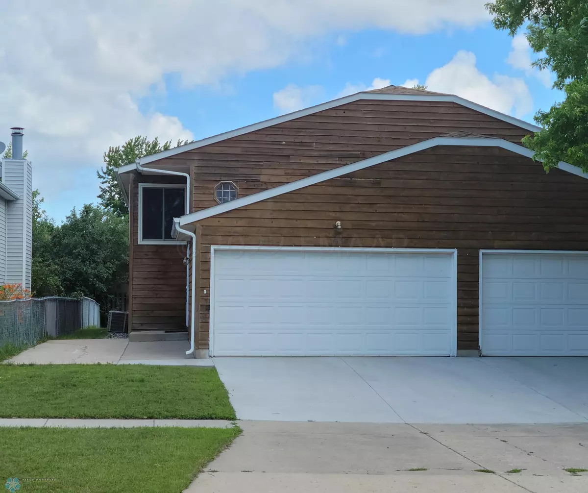 Fargo, ND 58103,1515 28 AVE S