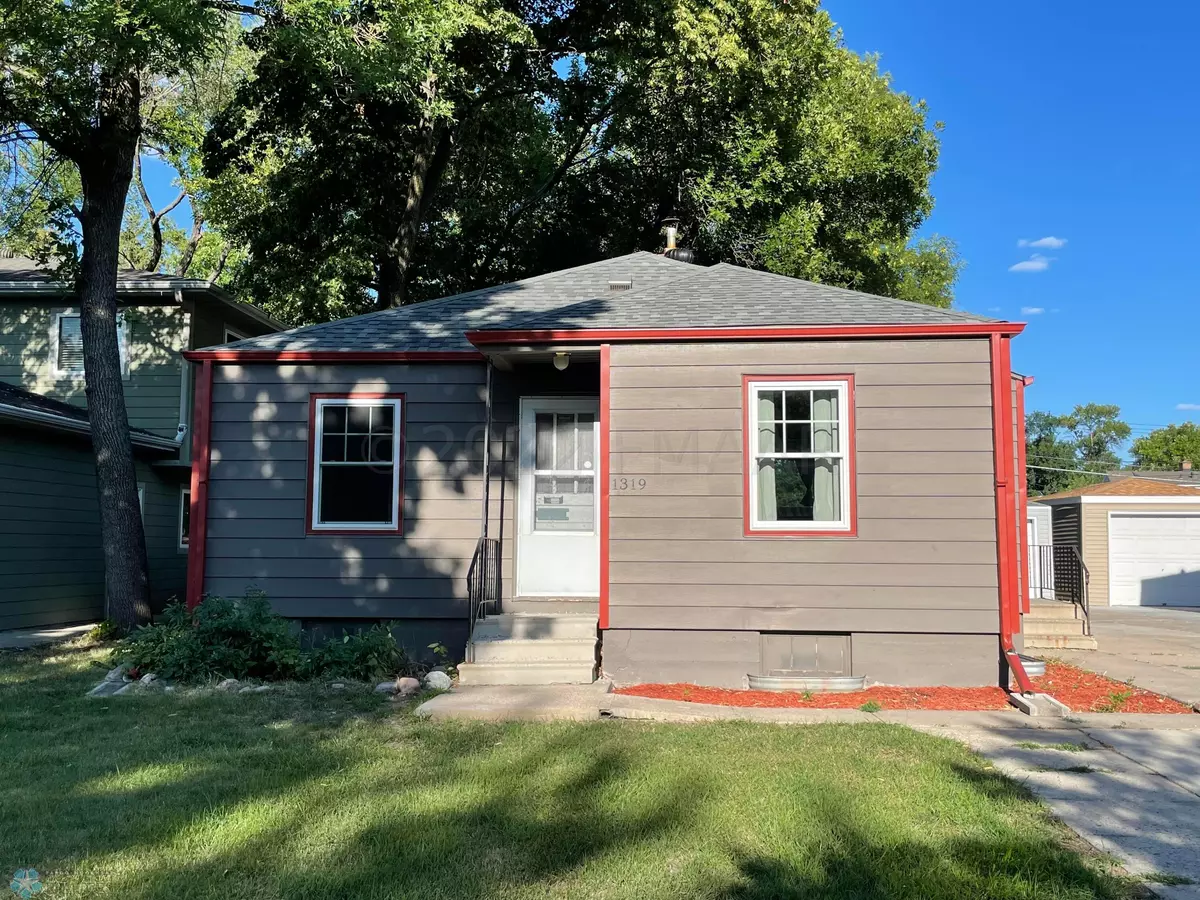 Fargo, ND 58102,1319 10 ST N