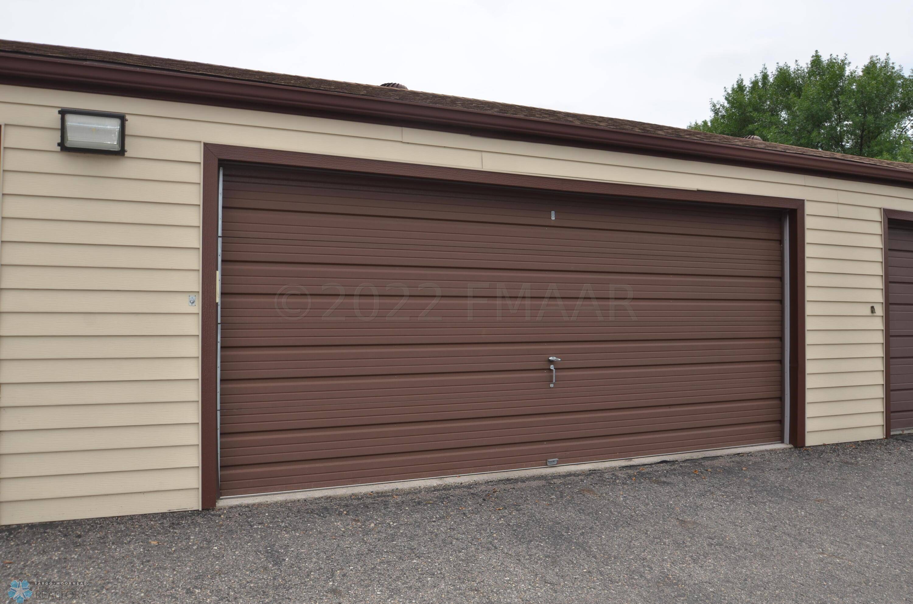 Fargo, ND 58103,2550 18 ST S ##104
