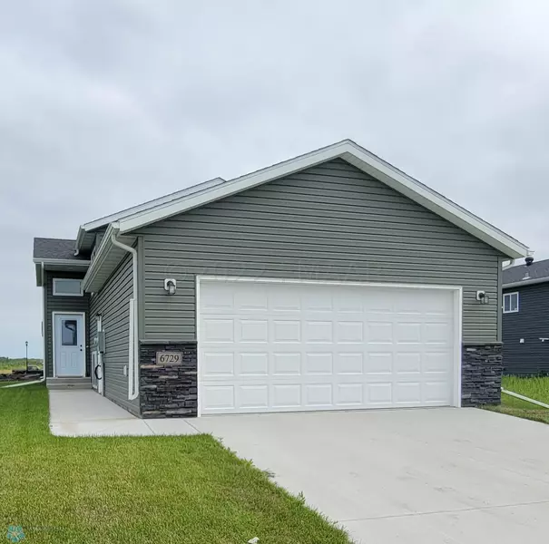 6718 69 AVE S, Horace, ND 58047