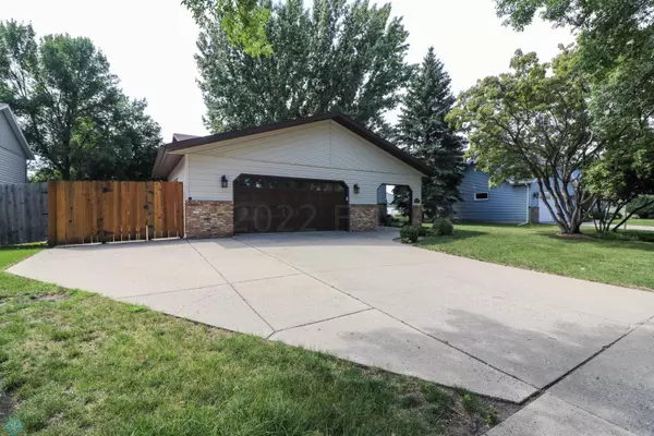 Fargo, ND 58104,2414 34 AVE S