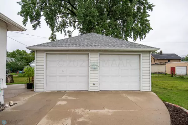 Fargo, ND 58102,317 20 ST N