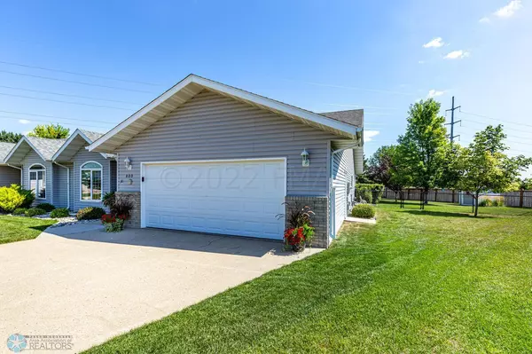 West Fargo, ND 58078,880 LAKERIDGE PL