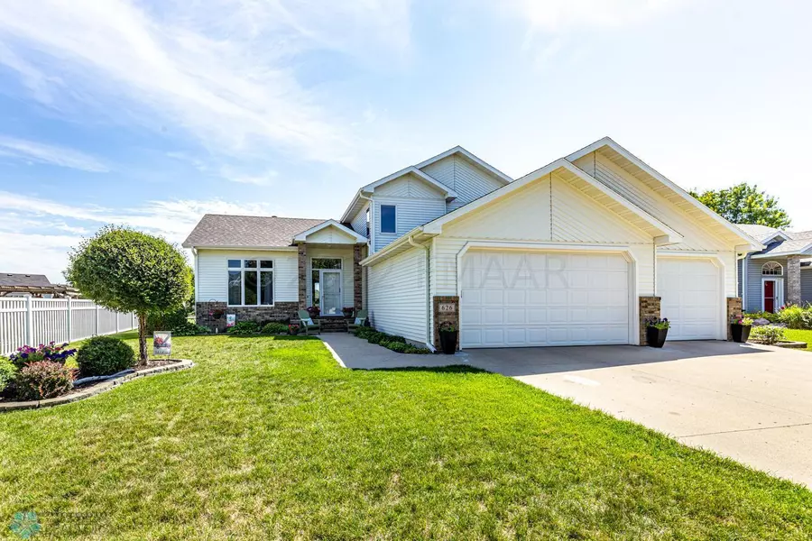 626 WYNDEMERE DR, West Fargo, ND 58078