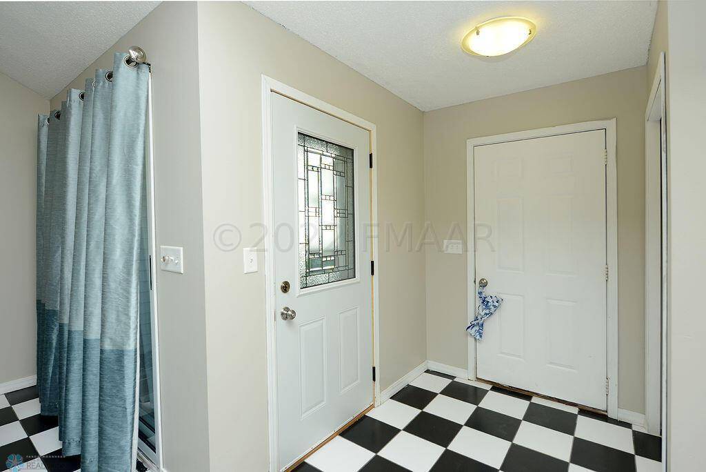 West Fargo, ND 58078,815 12 1/2 AVE W