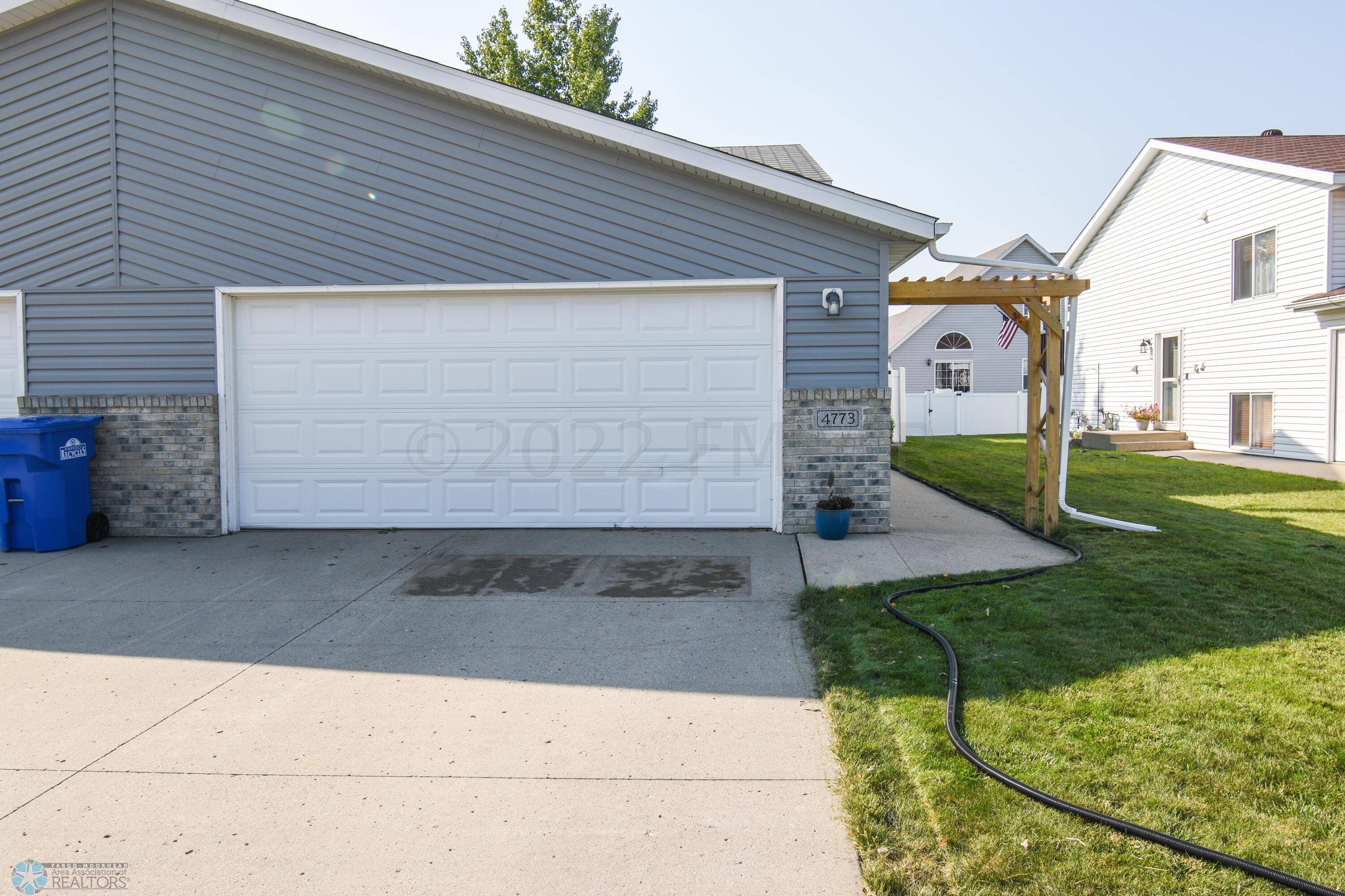 4773 TOWNSITE PL S, Fargo, ND 58104