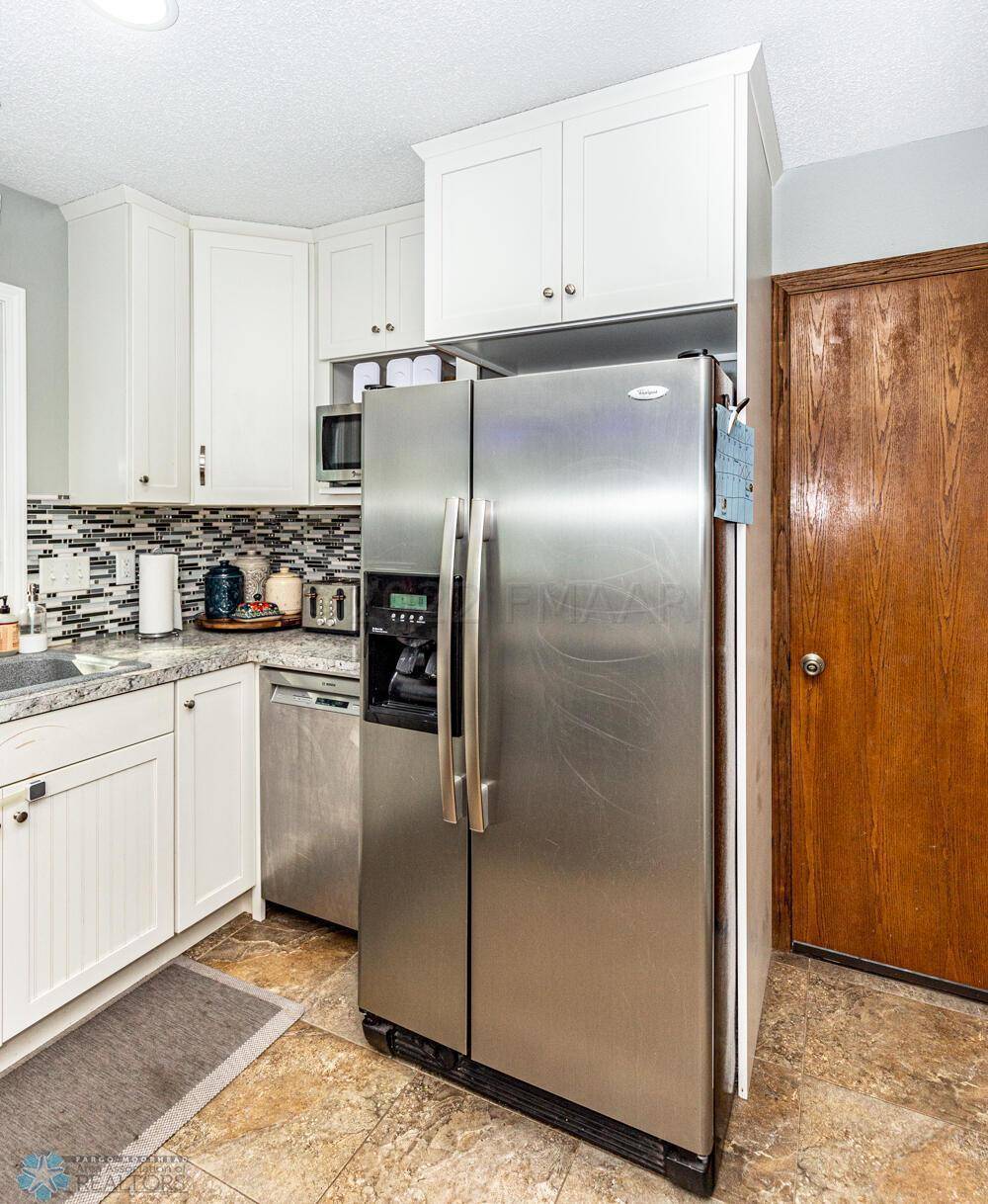 Fargo, ND 58103,1120 21 AVE S