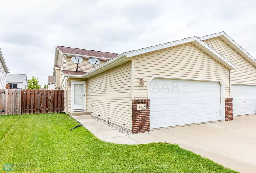 4273 39 1/2 AVE S, Fargo, ND 58104