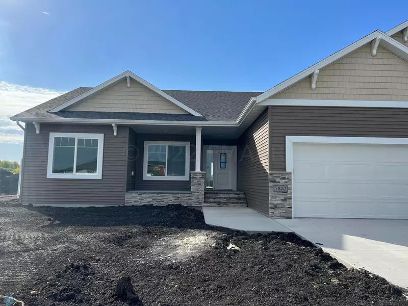 7870 FIREFLY LN, Horace, ND 58047