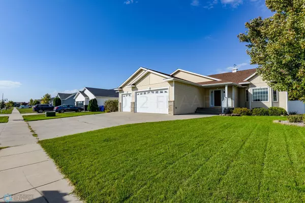 Fargo, ND 58104,5505 FARMSTEAD CT S