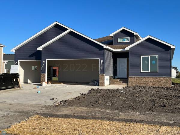 942 50 AVE W, West Fargo, ND 58078