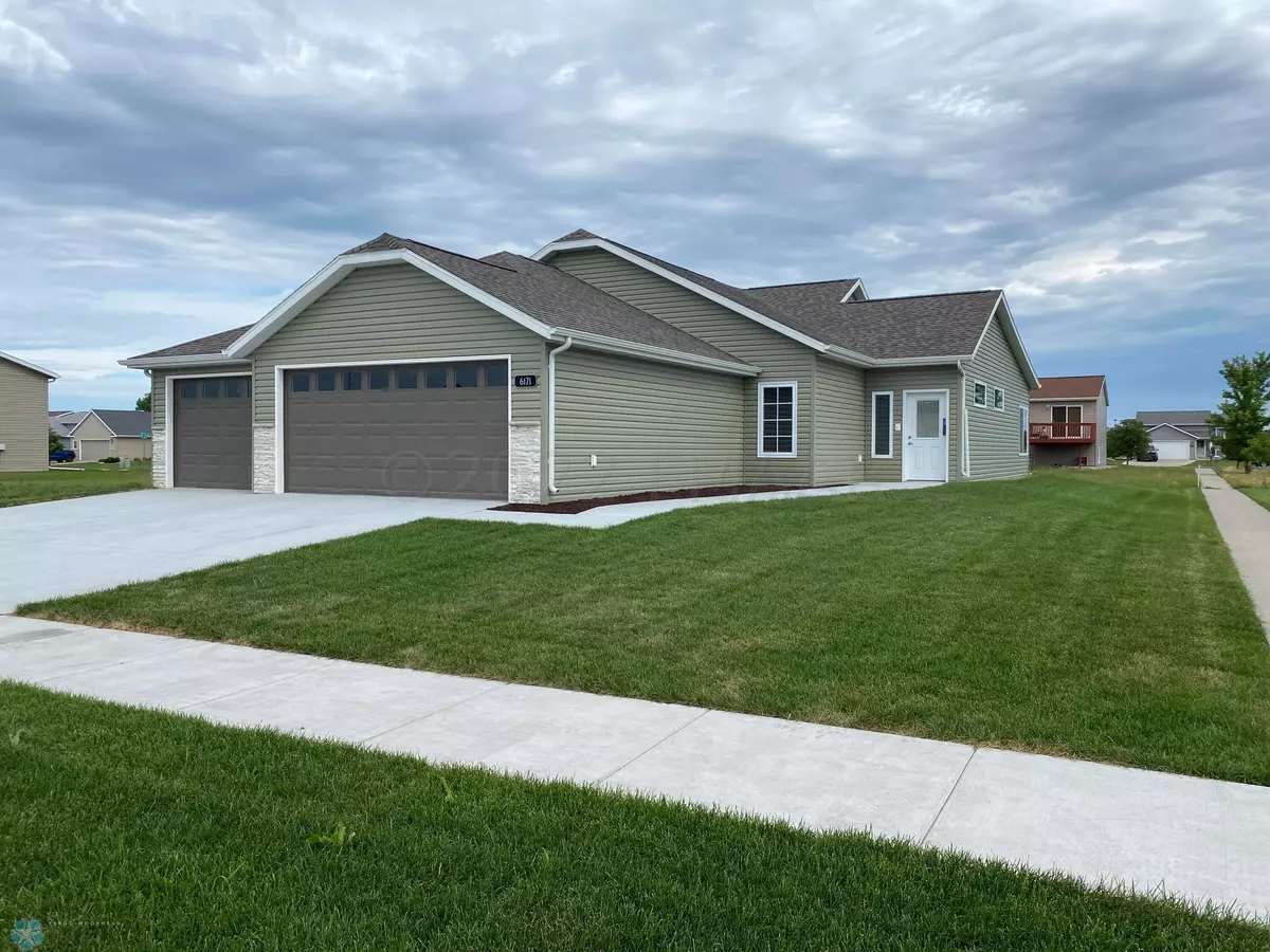 Fargo, ND 58104,6171 BENNETT CT S