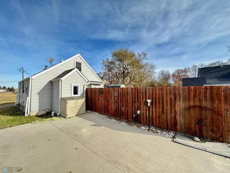 116 3RD ST NW, Rothsay, MN 56579