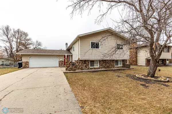 West Fargo, ND 58078,814 6 AVE E