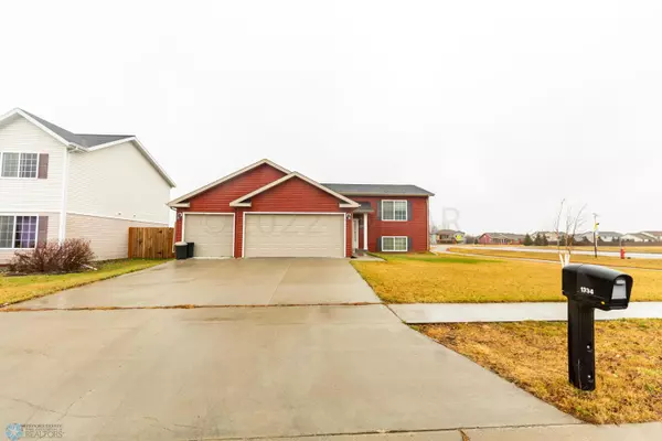 Moorhead, MN 56560,1334 44TH AVE S