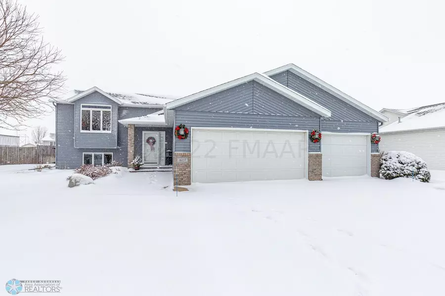 1607 18 AVE E, West Fargo, ND 58078