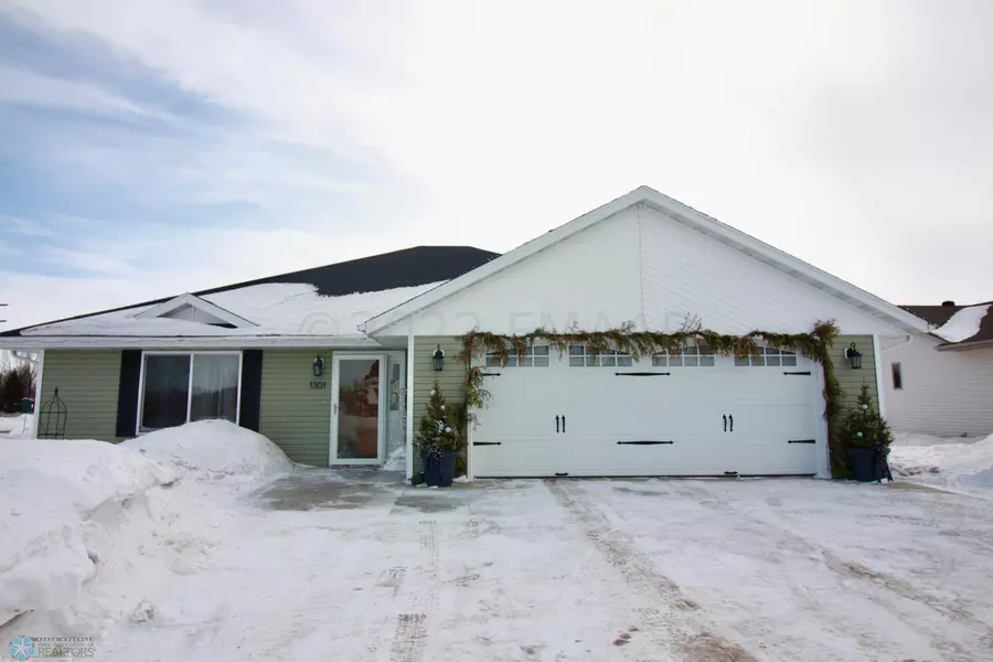 1301 SPRUCE DR, Wahpeton, ND 58075