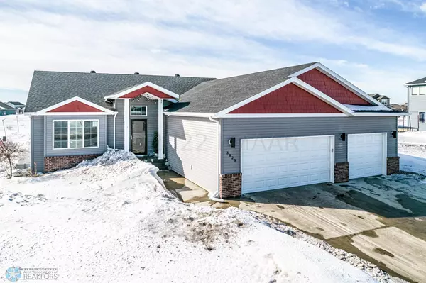 3825 16TH ST S, Moorhead, MN 56560