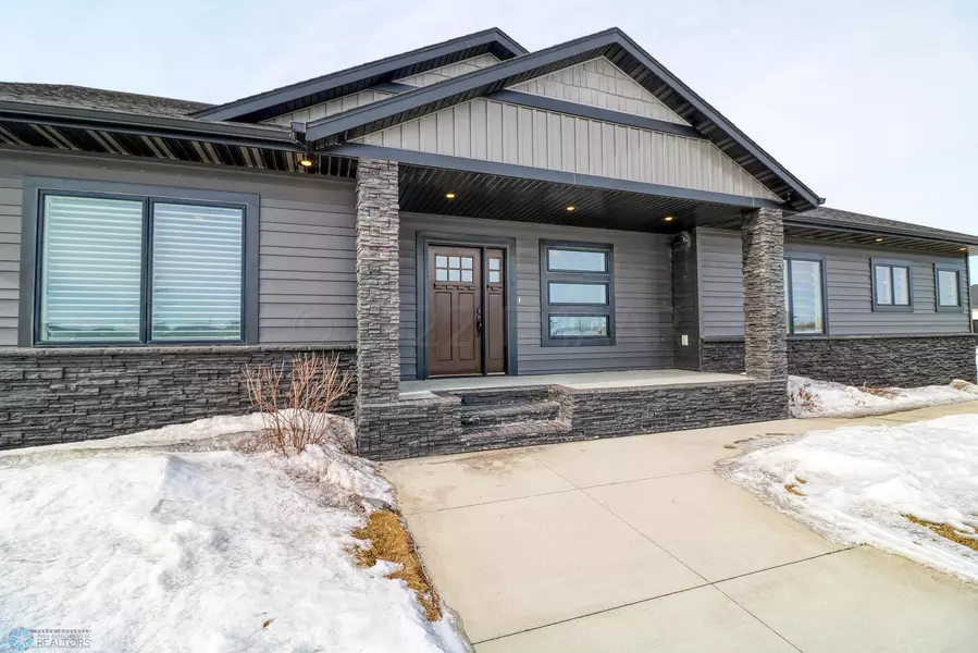 3605 HOUKOM DR E, West Fargo, ND 58078