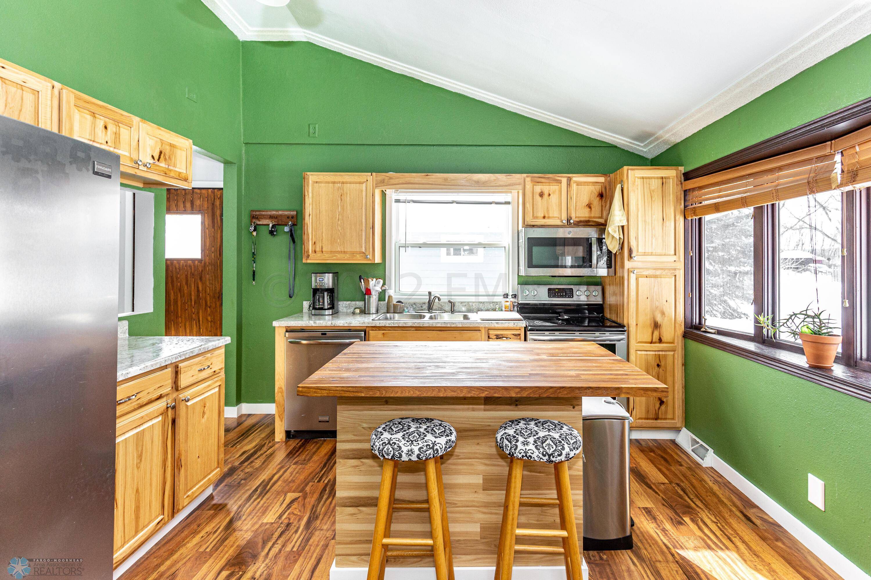 Fargo, ND 58102,2809 10 ST N