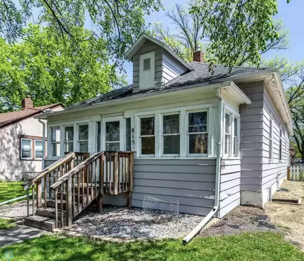 Fargo, ND 58102,815 COLLEGE ST N