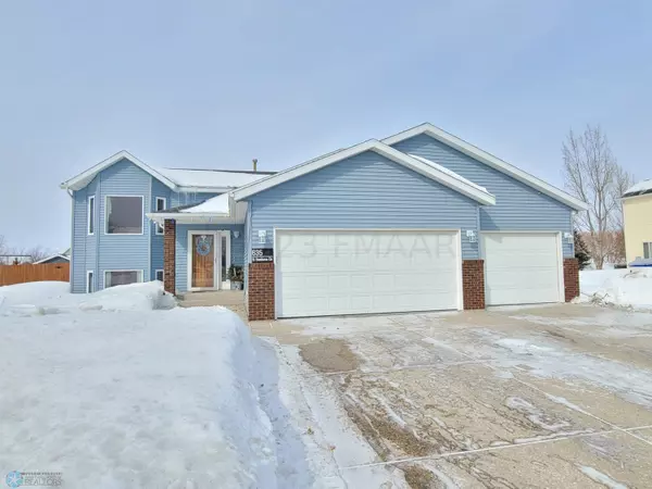 635 S SEDONA DR, West Fargo, ND 58078