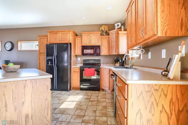 West Fargo, ND 58078,3508 EAGLE RUN DR